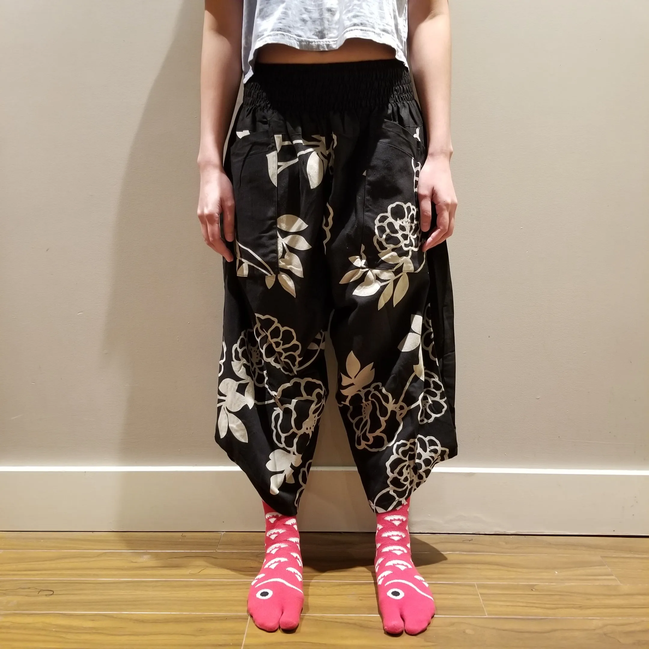 Black Rose Elastic Waist Samurai Pants