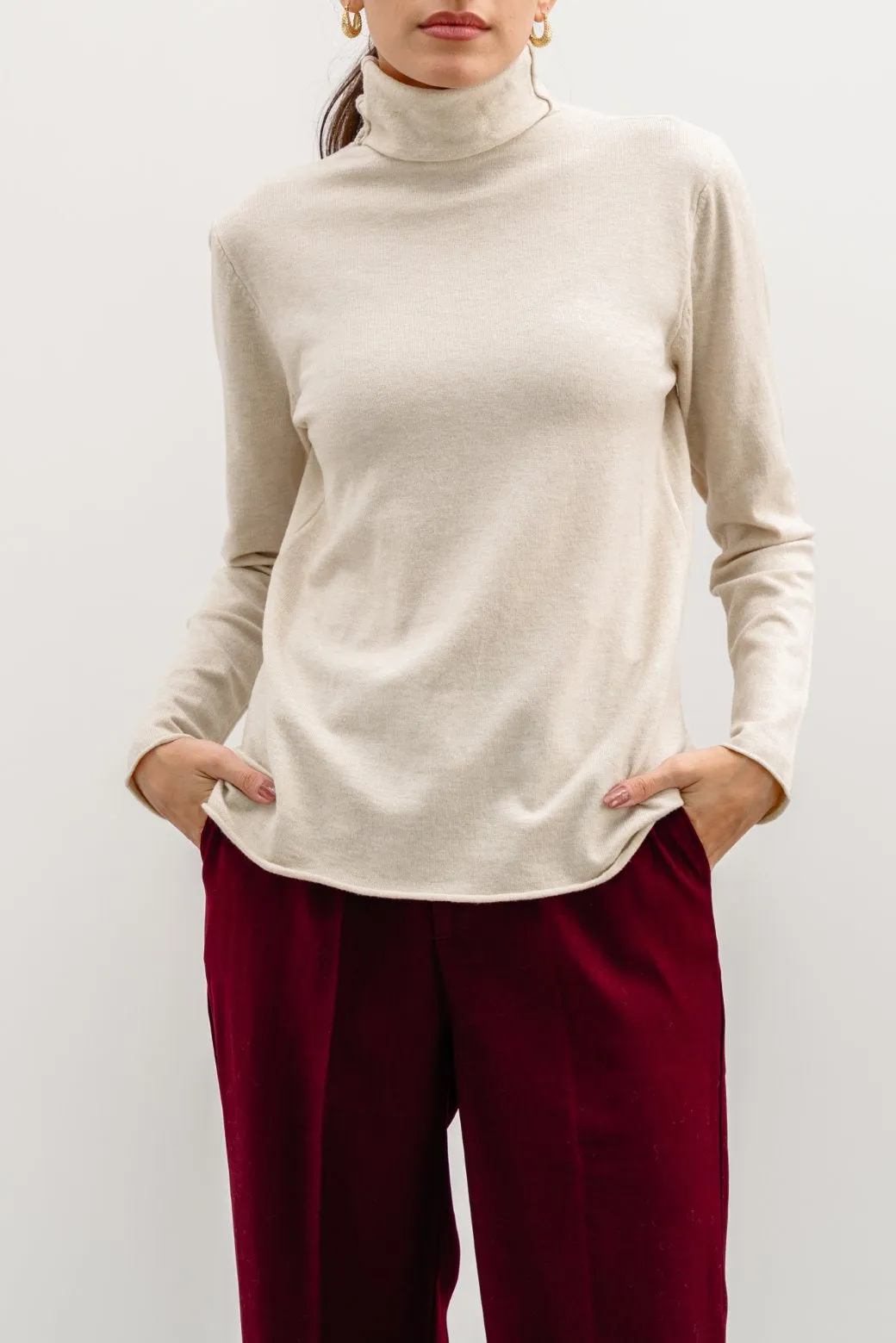 LIGHTWEIGHT SWEATER TOP